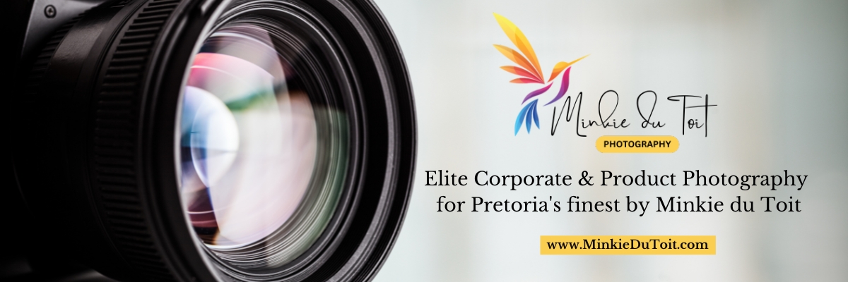 "Ongeëwenaarde landskappe van Namibië, met sandduine en 'n asemrowende sonsopkoms."

